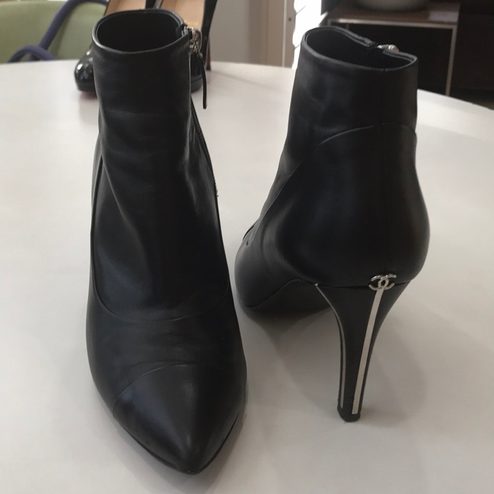 AUTHENTIC CHANEL ANKLE BOOTS SIZE 9